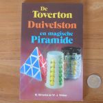 De Toverton, Duivelston, en magische Piramide